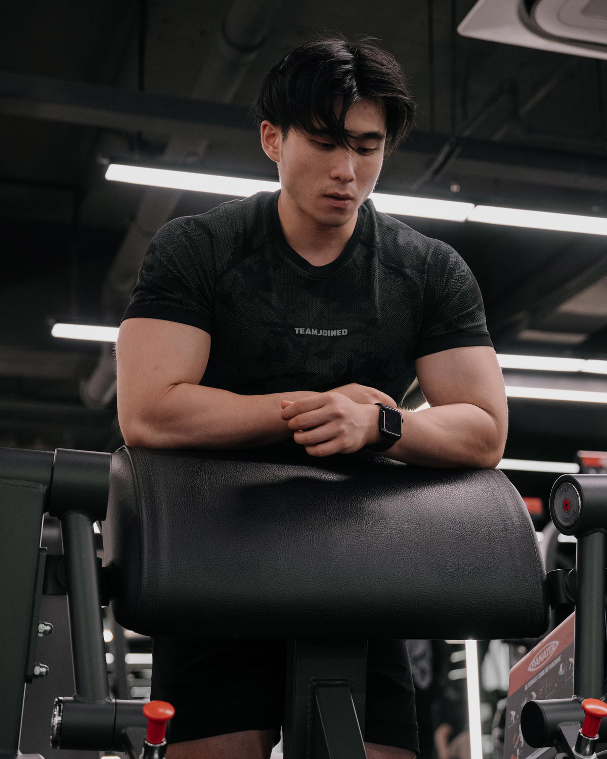 Camo Seamless Form-Fit Top