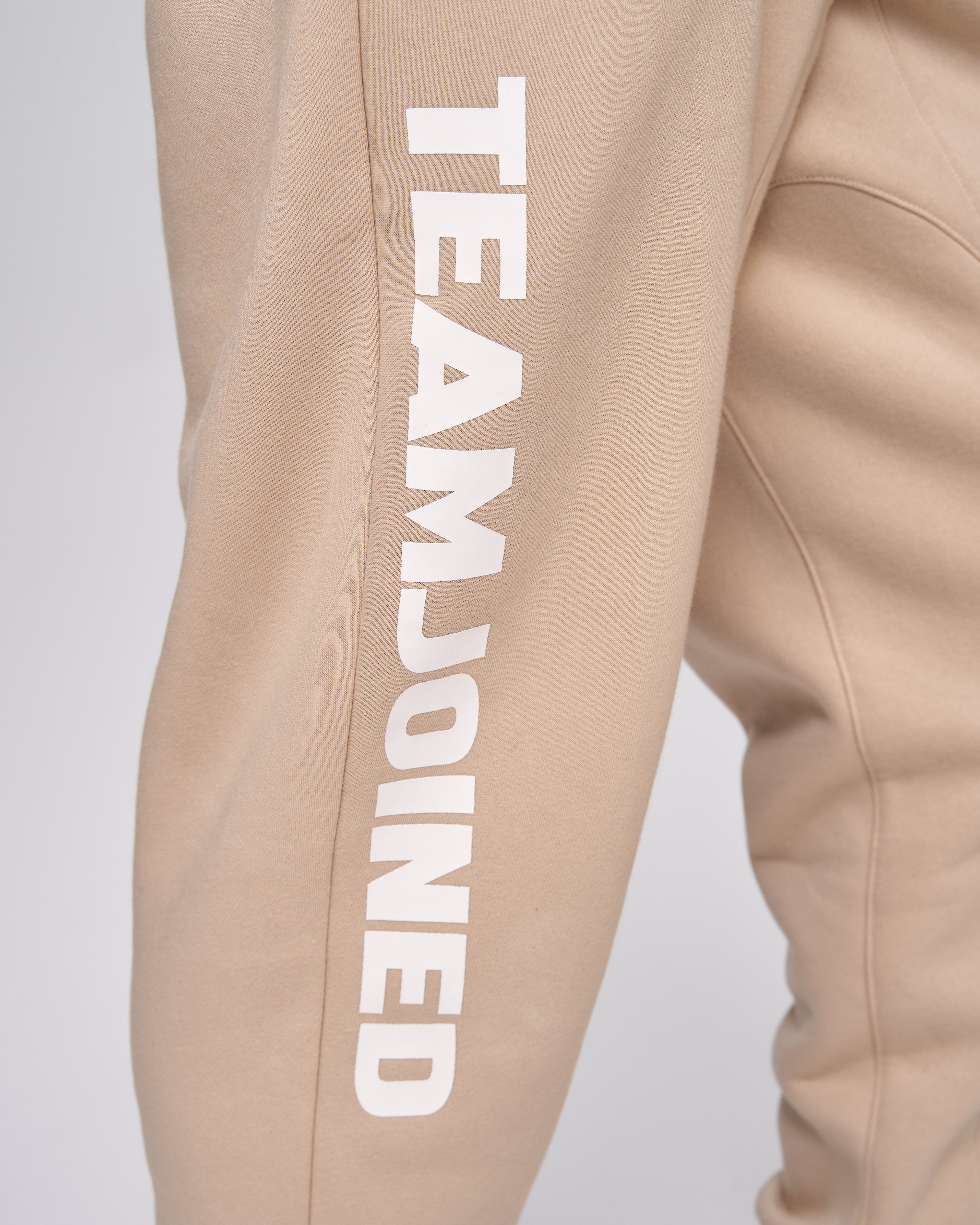 color_khaki
