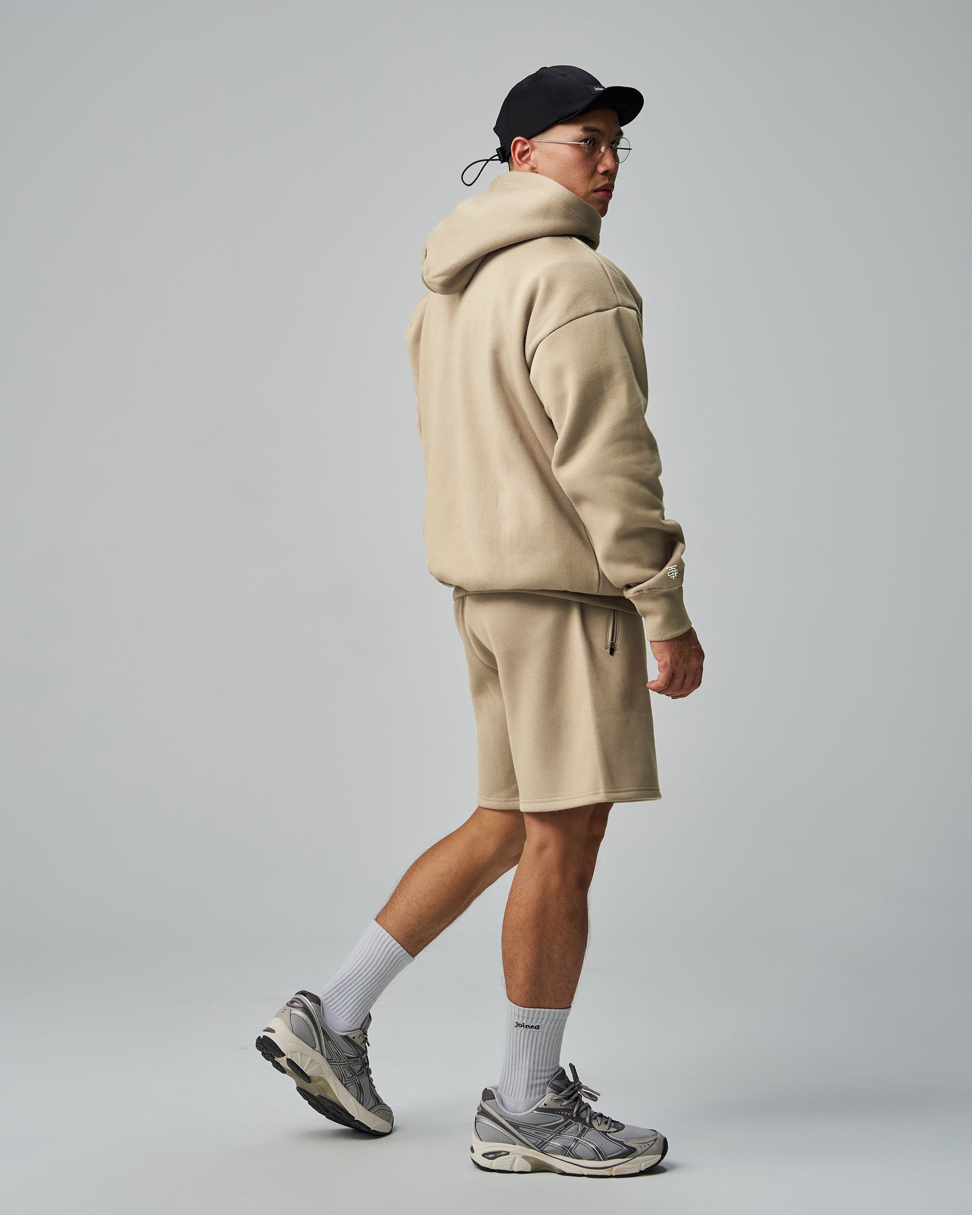 color_khaki