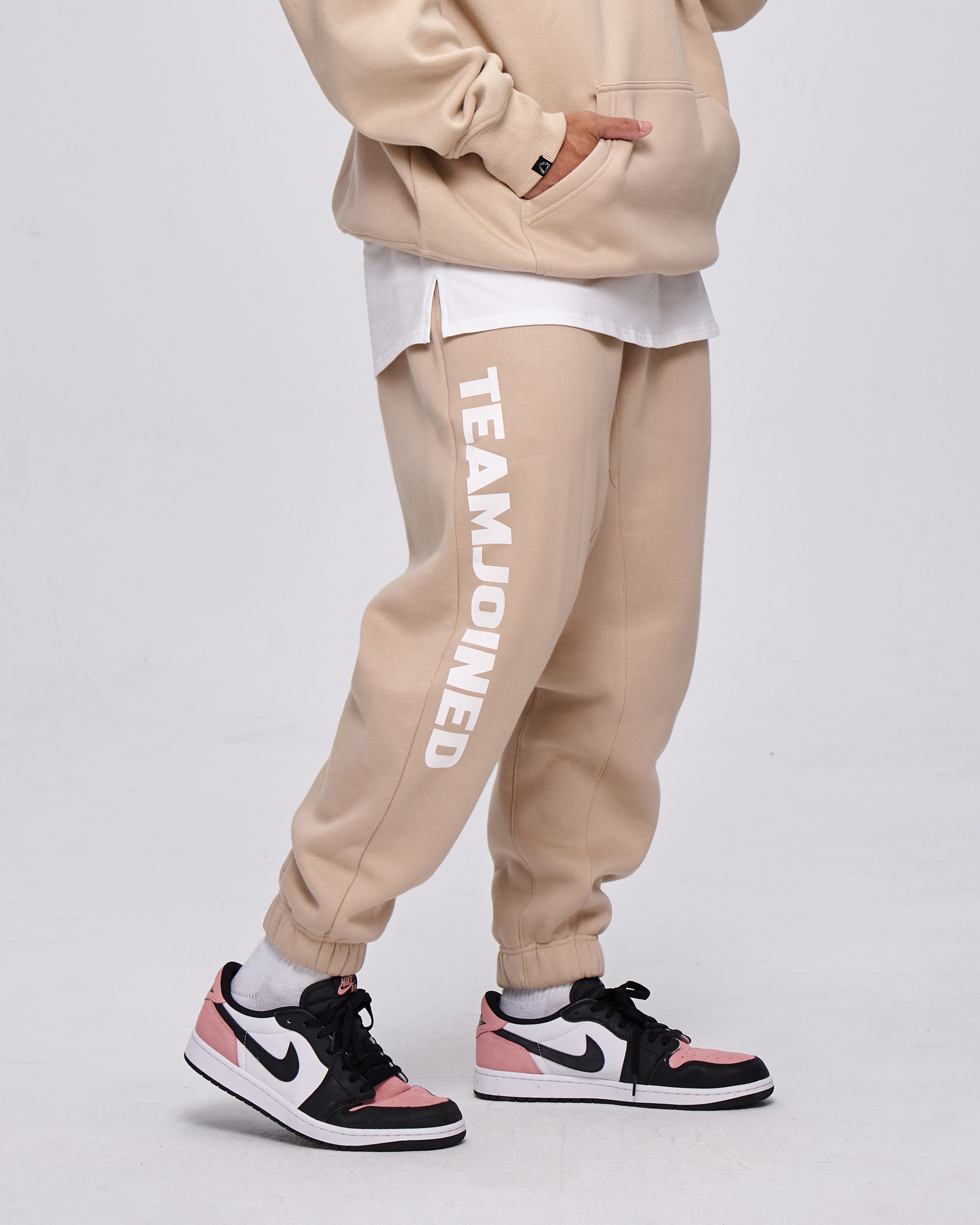 color_khaki