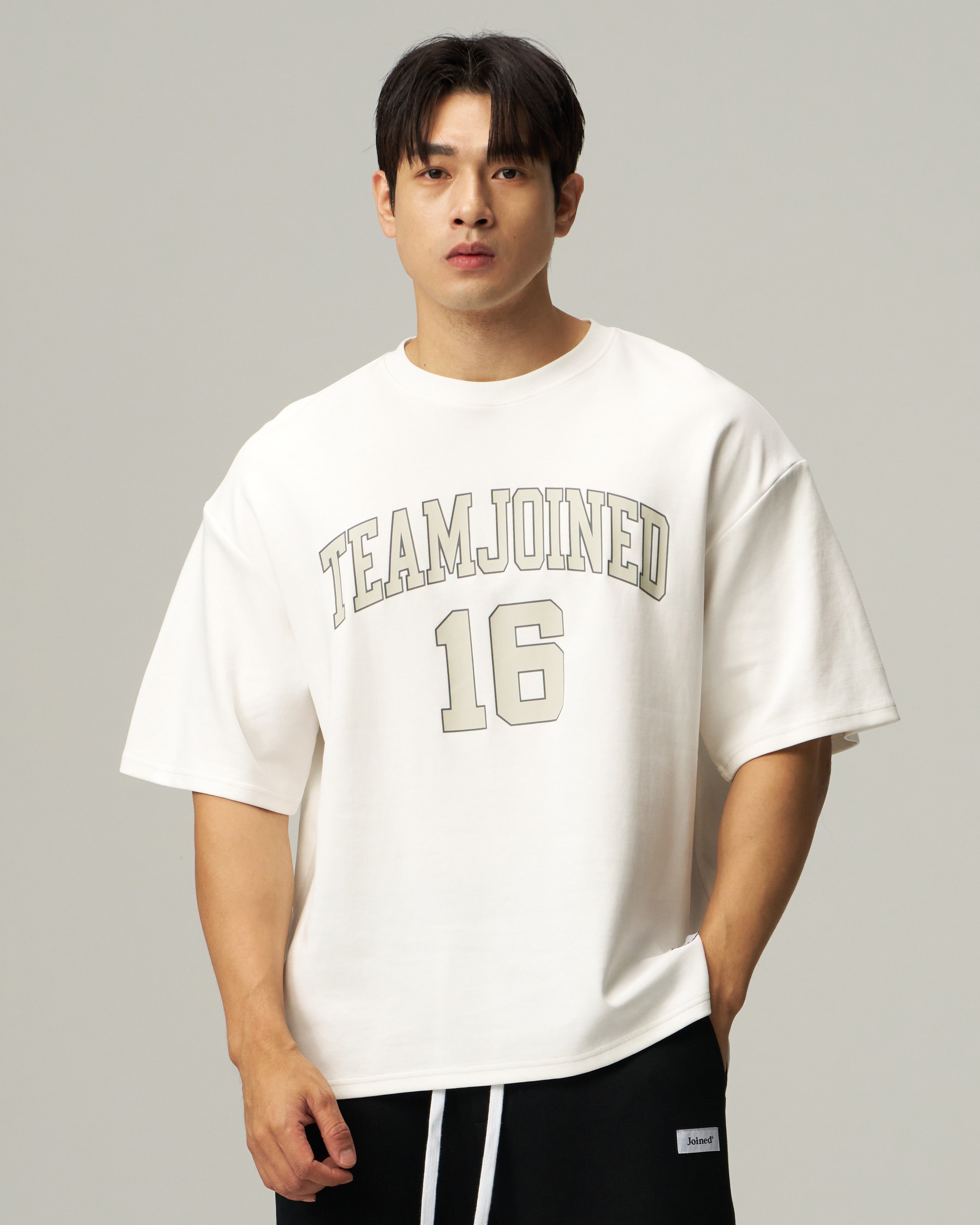 16 Arch logo Oversized