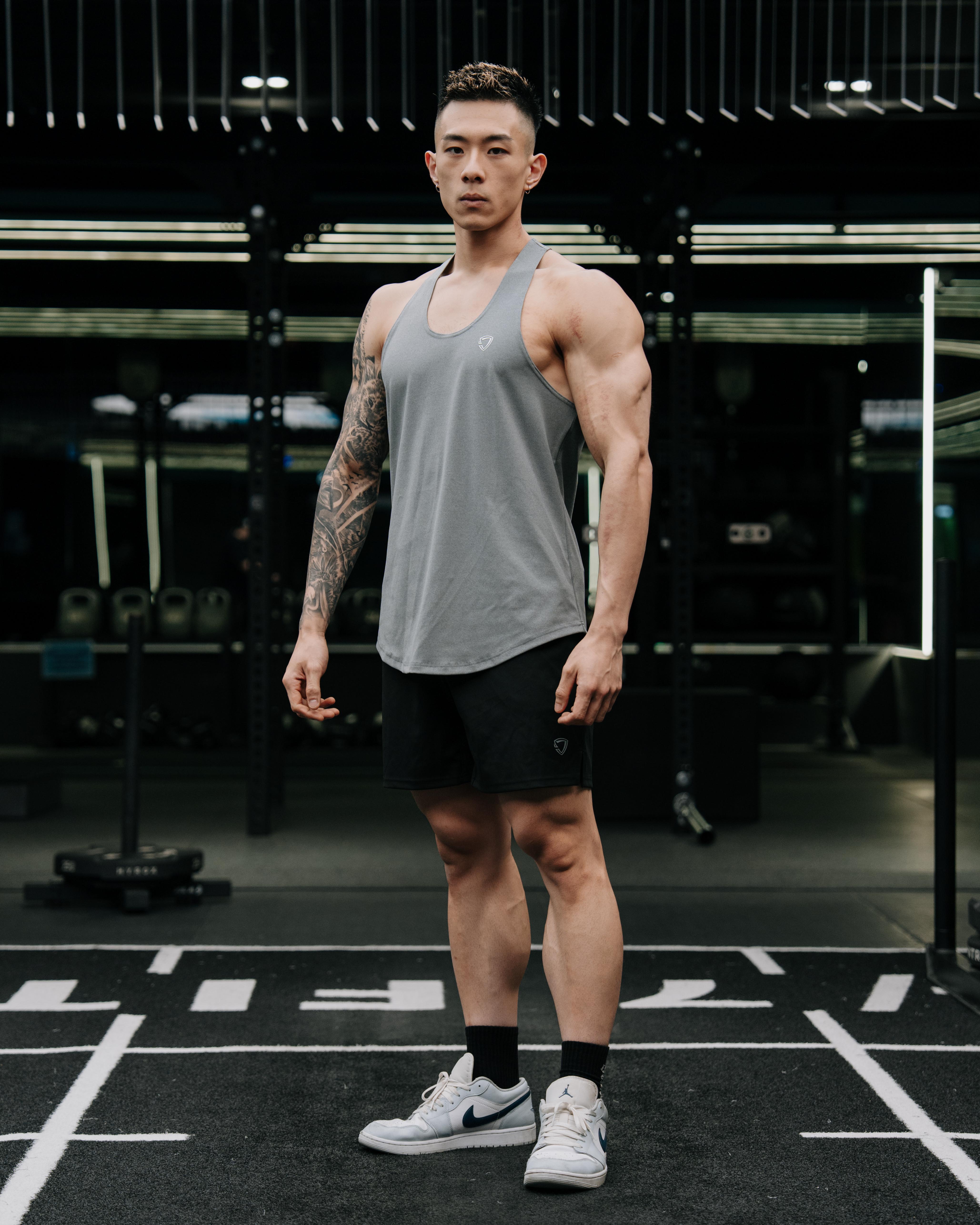 Adapt 肌肉挖背背心
